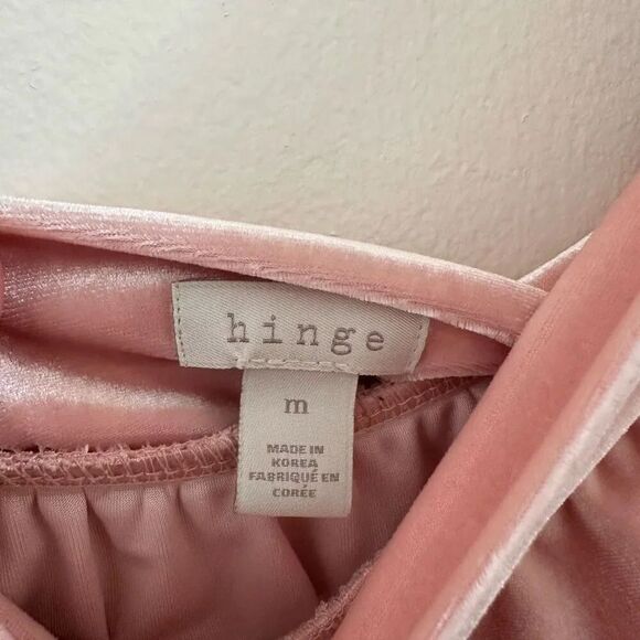 Hinge Off the Shoulder Pink Velvet Romantic Top Size Medium Nordstrom - Picture 4 of 6